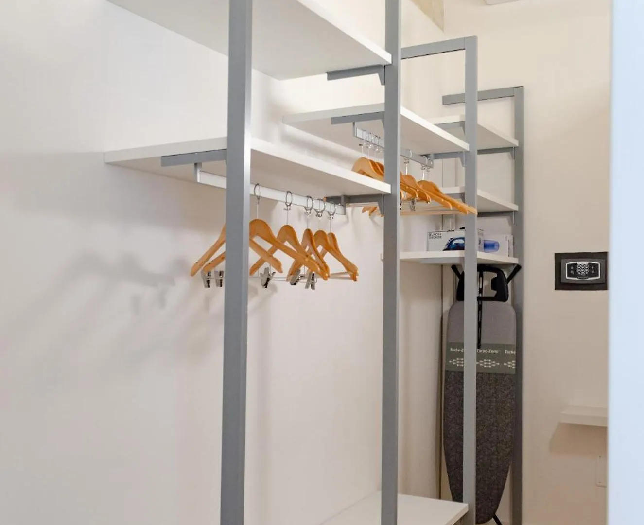 Apulialux - San Lorenzo Luxury Apartment Con Jacuzzi In Centro Brindisi