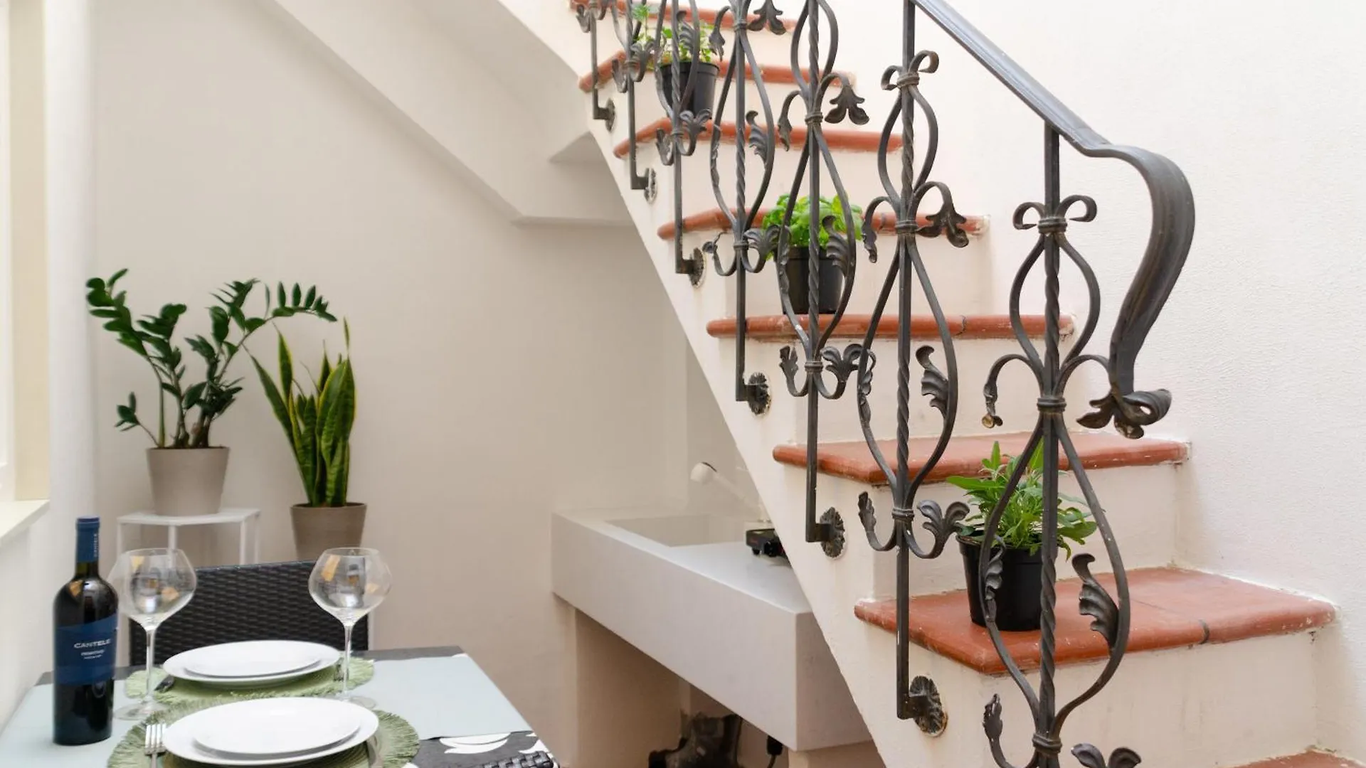 Apulialux - San Lorenzo Luxury Apartment Con Jacuzzi In Centro Brindisi