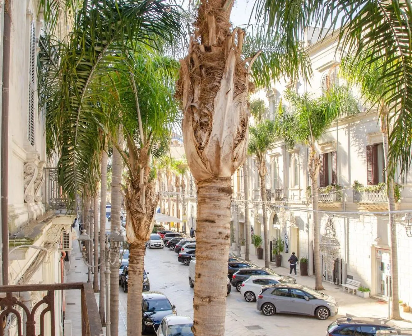Apulialux - San Lorenzo Luxury Apartment Con Jacuzzi In Centro Brindisi