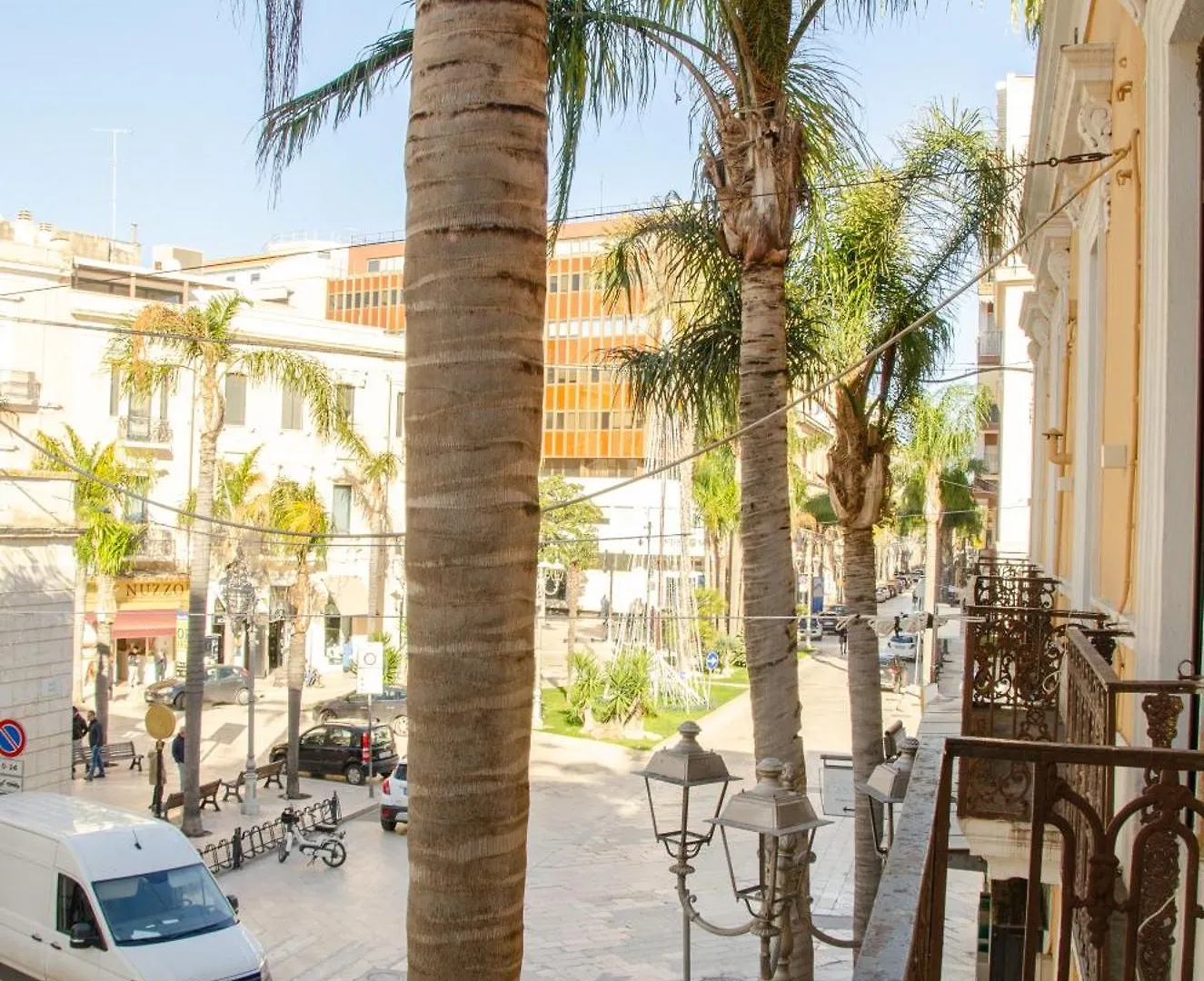 Apulialux - San Lorenzo Luxury Apartment Con Jacuzzi In Centro Brindisi