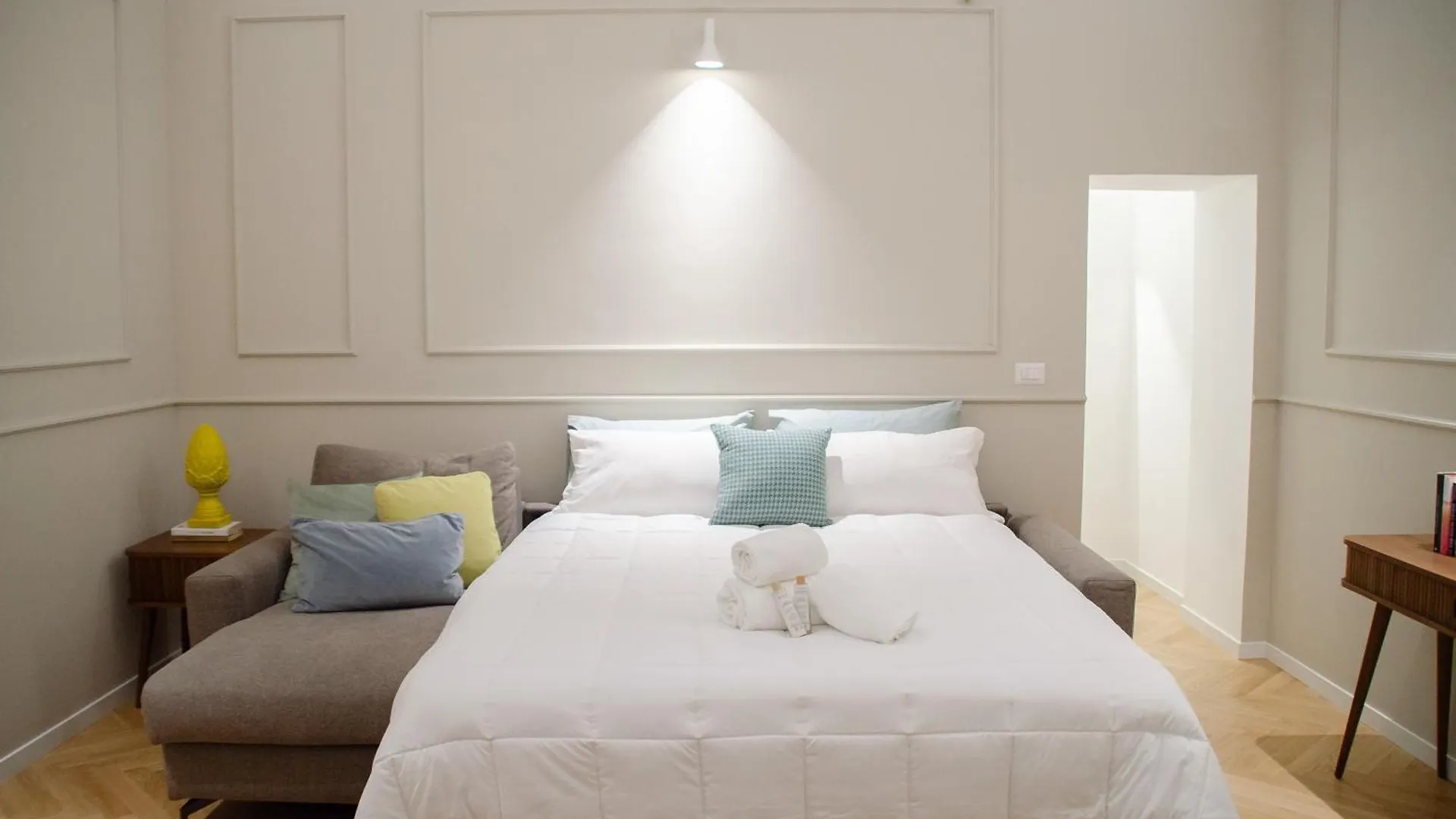 Apulialux - San Lorenzo Luxury Apartment Con Jacuzzi In Centro Brindisi