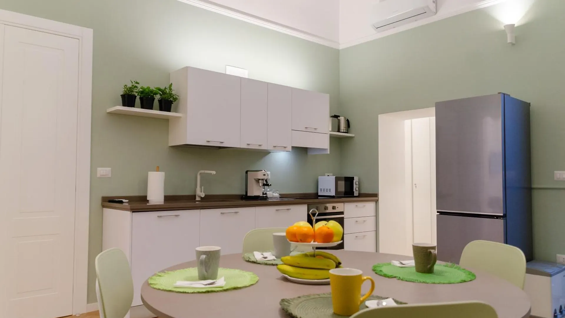 Apulialux - San Lorenzo Luxury Apartment Con Jacuzzi In Centro Brindisi