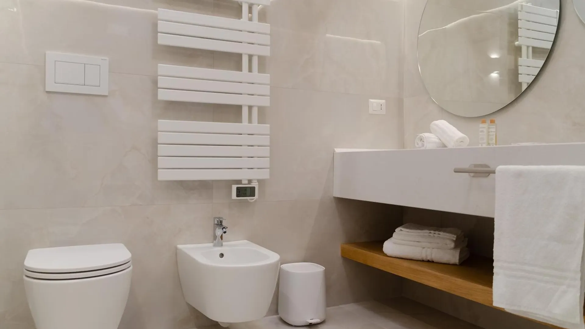 Apulialux - San Lorenzo Luxury Apartment Con Jacuzzi In Centro Brindisi