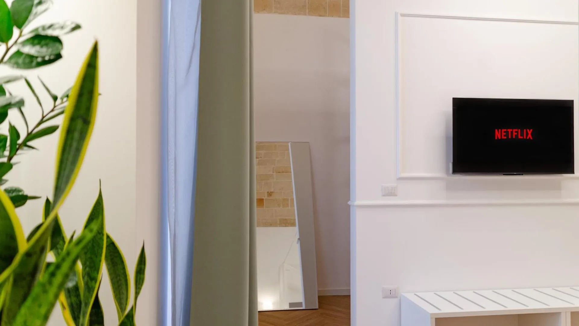 Apulialux - San Lorenzo Luxury Apartment Con Jacuzzi In Centro Brindisi Italy
